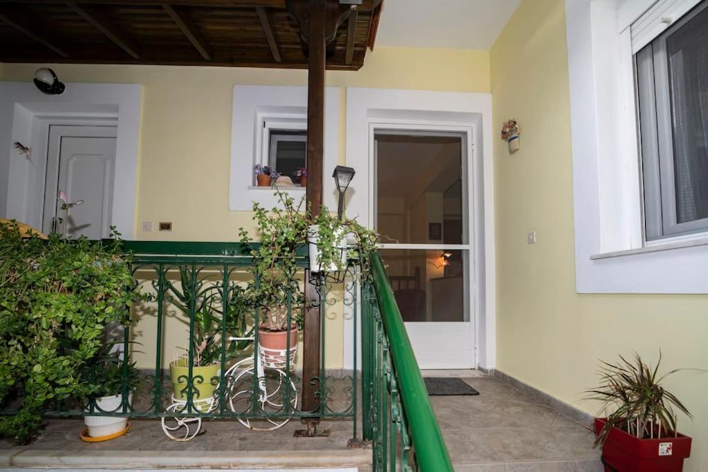 Apartment μάνια *